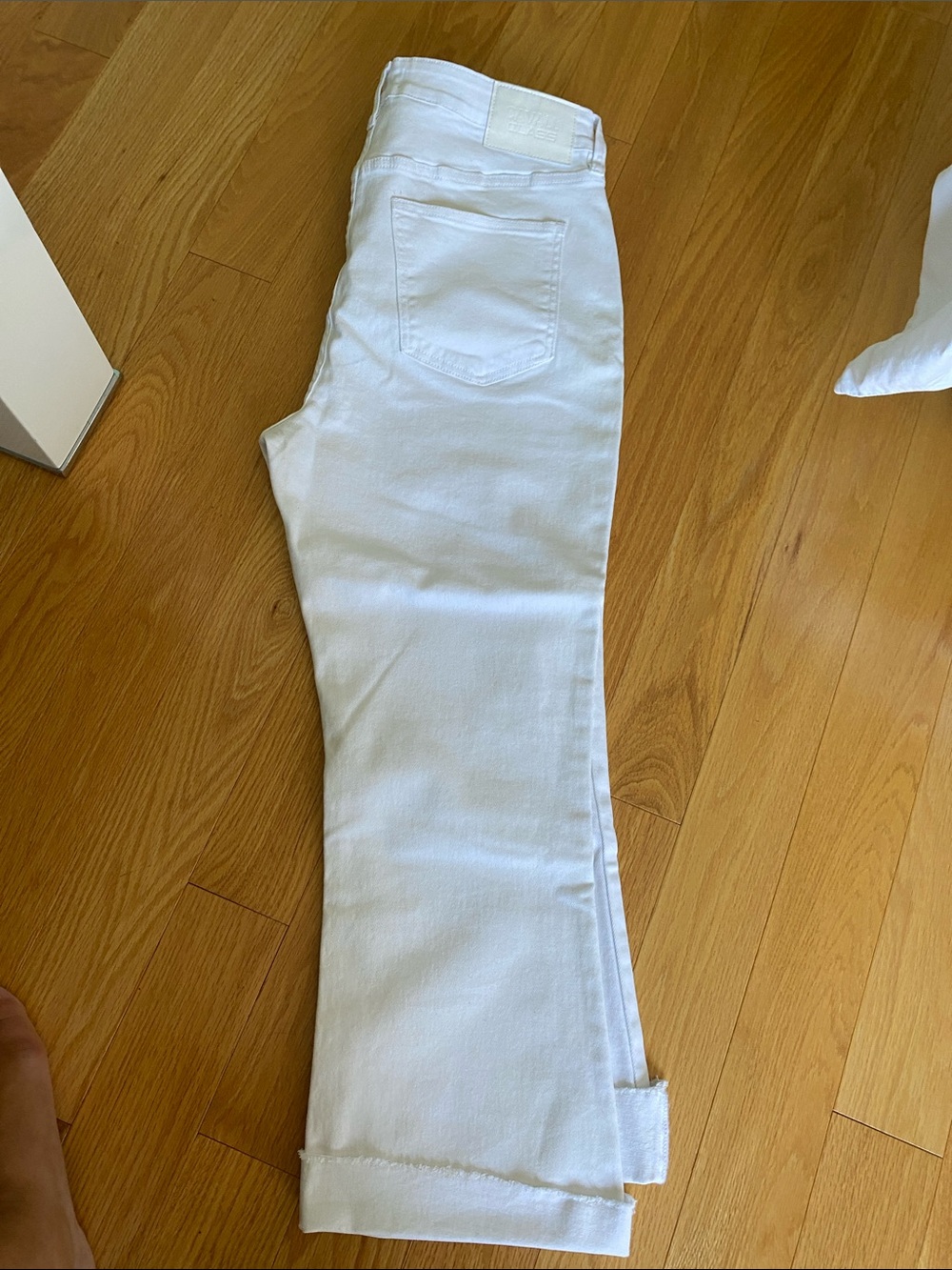 Straight-Leg Cropped White Jeans with Cuffed Hem Class Cavalli